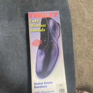 Lady’s stretch rubber overshoes